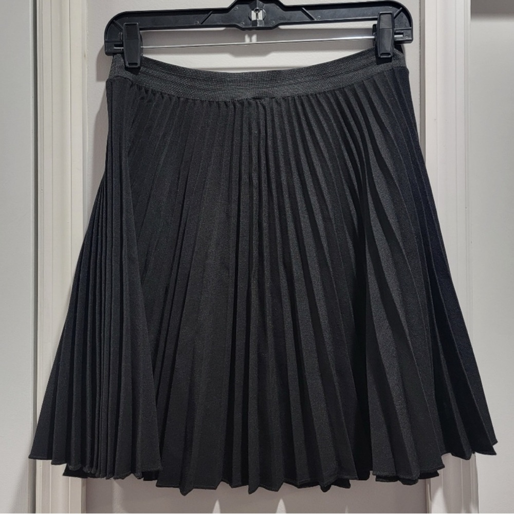 Fashion Collection Accordion Pleated
Skirt Black